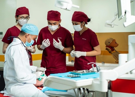 Students of Van Lang University is their class ảnh 1