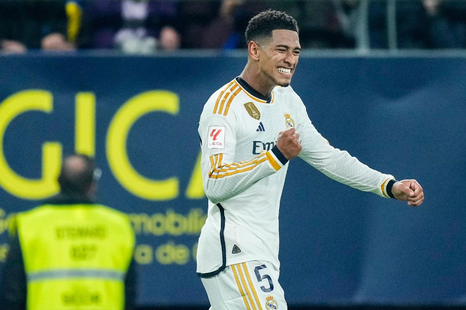 Jude Bellingham lại làm lu mờ Ronaldo ở Real Madrid