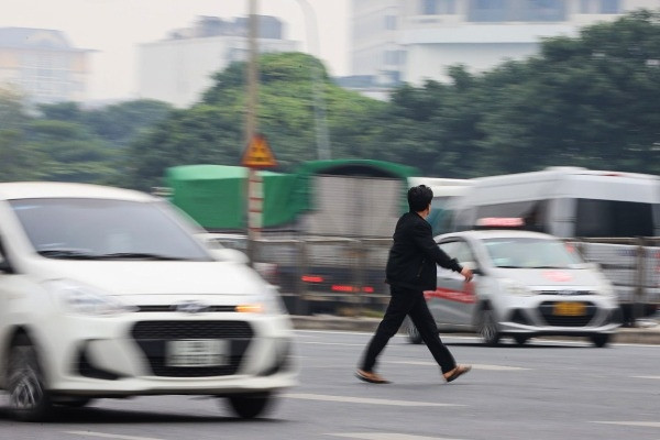 Khi nào người đi bộ vi phạm luật giao thông bị phạt tù?