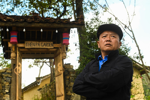 Trưởng thôn người H'Mong dành 2 năm thuyết phục dân bản làm du lịch