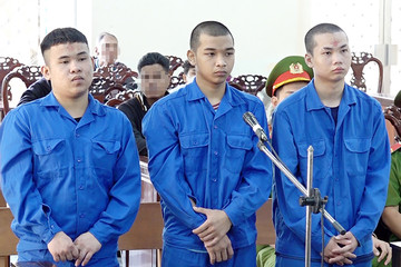 18 năm tù cho nghịch tử đâm chết cha và chú ruột ở An Giang