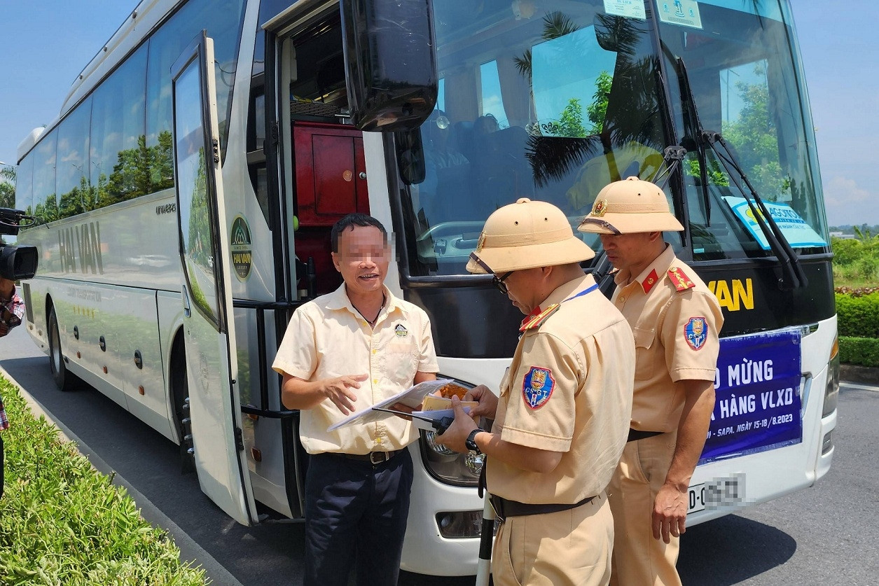 Đề xuất trừ điểm bằng lái để buộc tài xế ý thức hơn