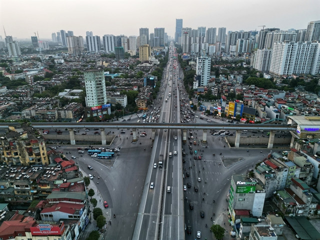 Hanoi told to collect tolls from vehicles entering city from 2027