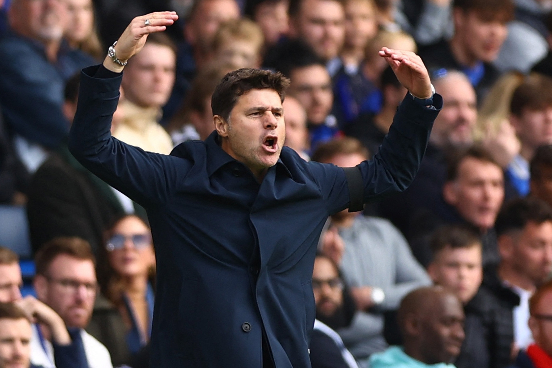 Pochettino tức giận đòi phạt, cầu thủ Chelsea vẫn tung tăng đi chơi