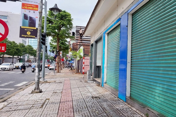 Da Nang retailers give back premises, new investors reconsider business plans