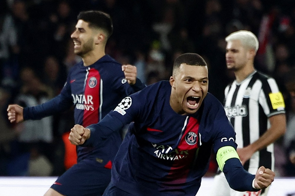 Mbappe giải cứu PSG ở phút 98