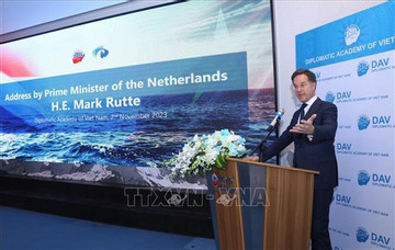 Dutch PM attends roundtable on international law, order at sea in Hanoi