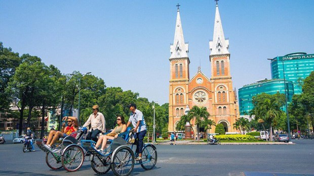 HCM City’s tourist arrivals top 30 million in 10 months hinh anh 1
