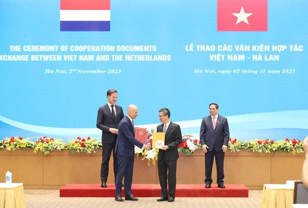 Vietnam, Netherlands exchange MoU on customs cooperation hinh anh 1