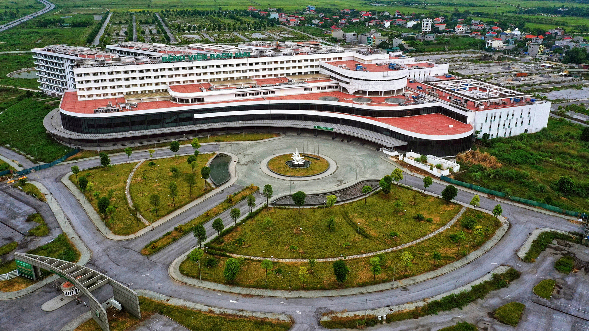 bệnh viện Bạch Mai.jpg