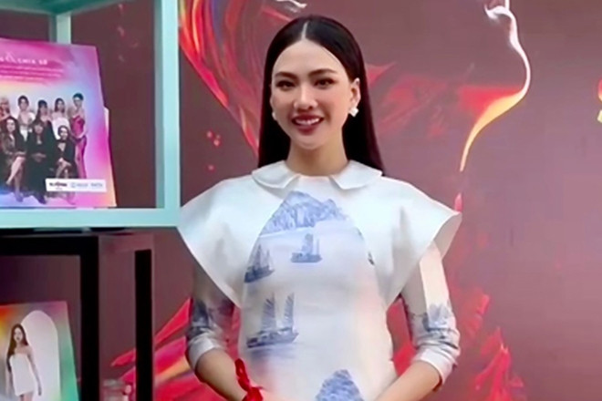 Hoa hậu Bùi Quỳnh Hoa muốn có cái nhìn công bằng cho người HIV/AIDS
