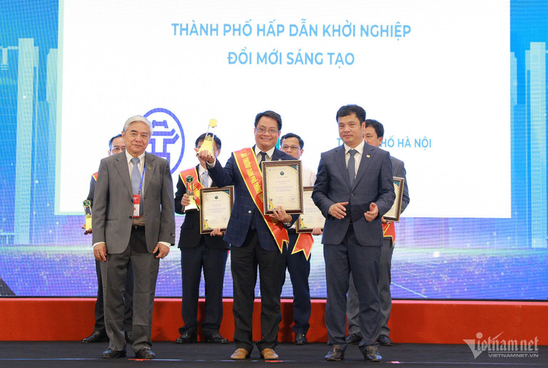 W-thanh-pho-thong-minh-ha-noi-1-1-1.jpg
