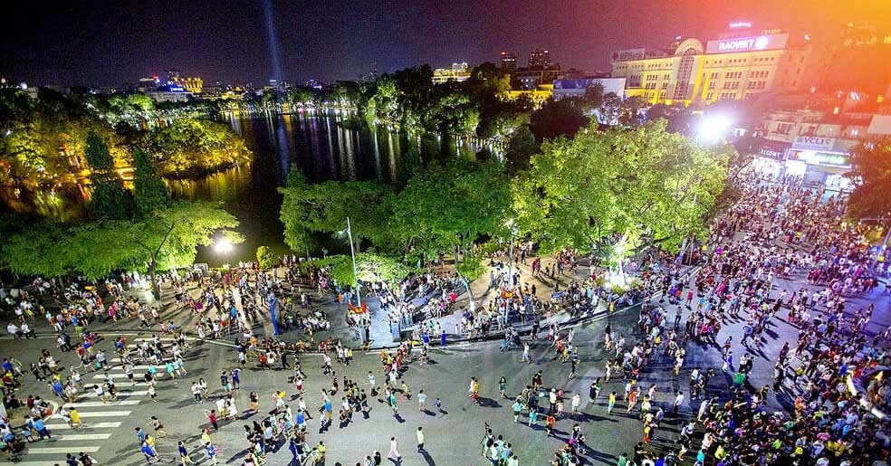 Ban on night races around iconic Hanoi lake