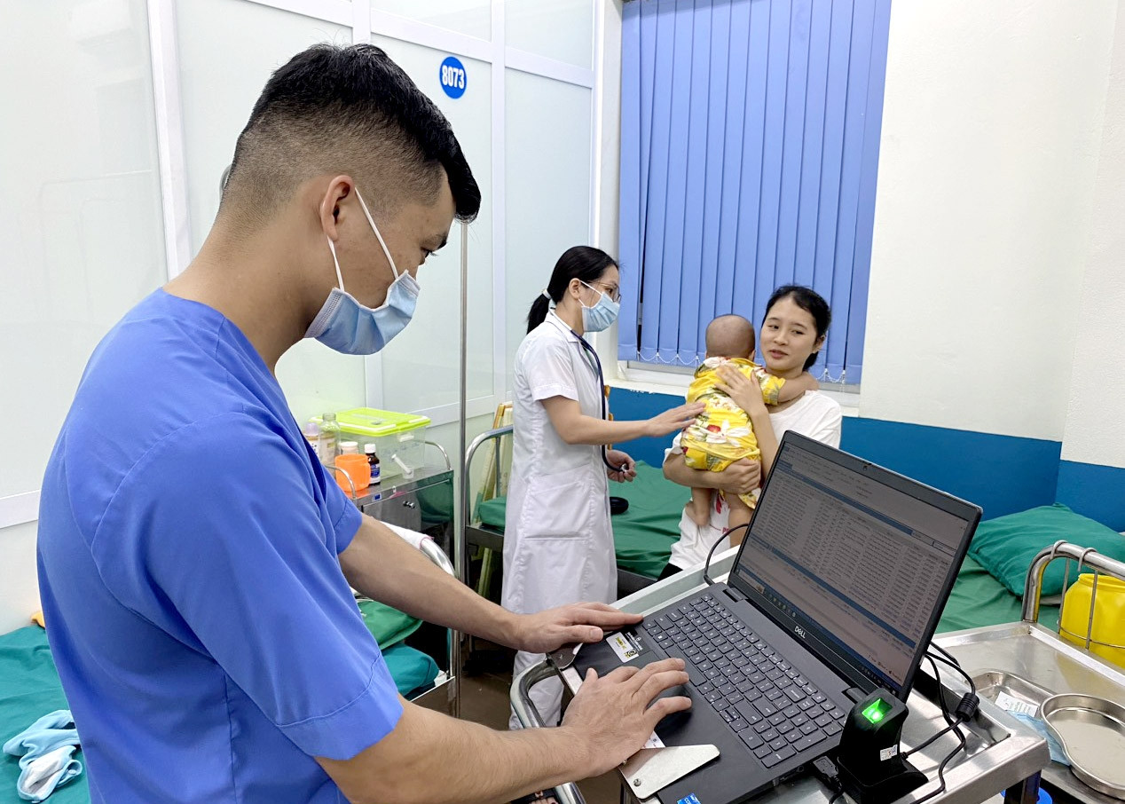 Từ tháng 10.2023, Bệnh viện Đức Minh sử dụng bệnh án điện tử thay thế hoàn toàn bệnh án giấy.