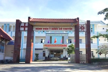 Cách chức Giám đốc Bệnh viện Y dược cổ truyền tỉnh Kon Tum vì có con riêng