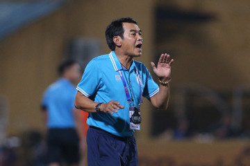 Hà Nội FC 'chạm đáy' bảng xếp hạng V-League, tân HLV trưởng Đinh Thế Nam nói gì?