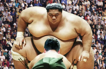 Nhật 'tung chiêu' thu hút du khách nước ngoài mê sumo