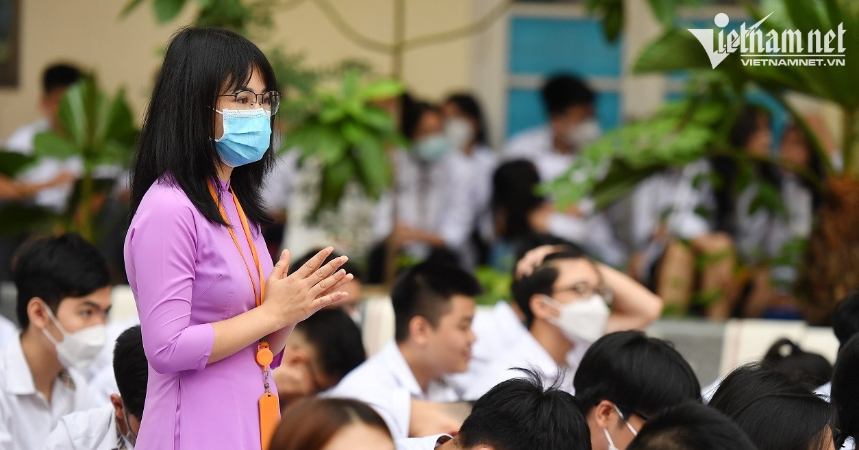 Trao quyền chọn sách giáo khoa cho trường: Hợp lý nhưng cần tránh sự can thiệp, thao túng