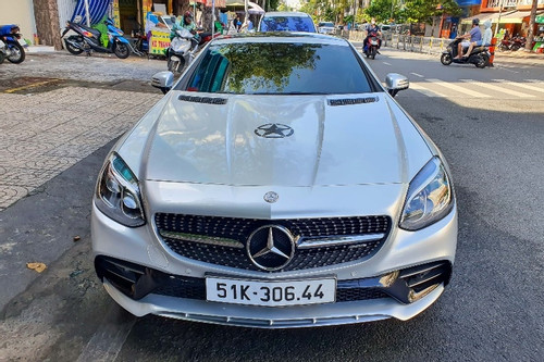 Cận cảnh Mercedes-AMG SLC 43 hàng hiếm của ông Đặng Lê Nguyên Vũ