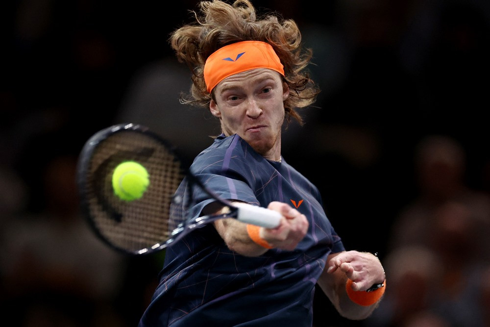 Zverev, Ruud vào bán kết, Alcaraz chia tay ATP Finals