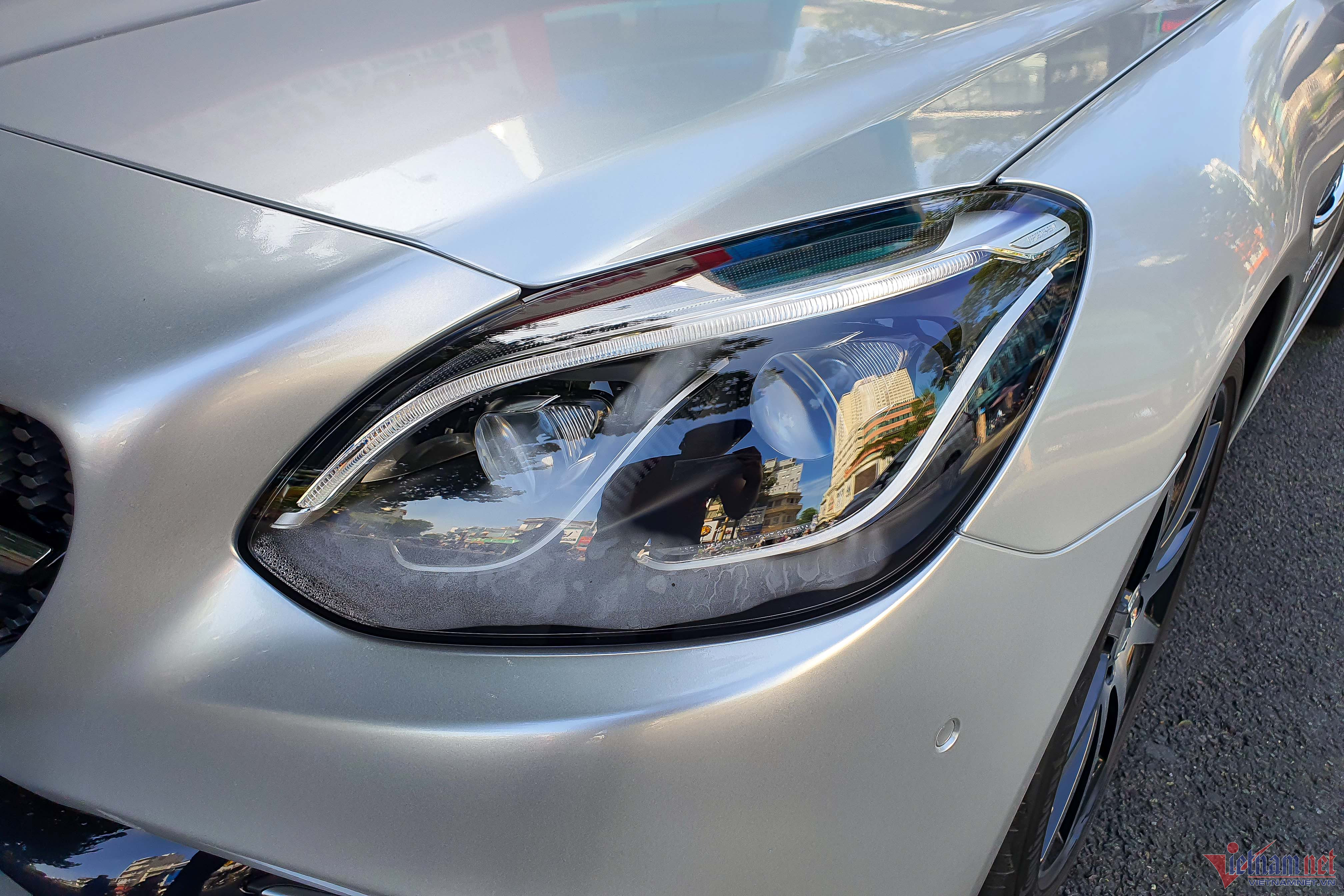 Cận cảnh Mercedes-AMG SLC 43 hàng hiếm của ông Đặng Lê Nguyên Vũ