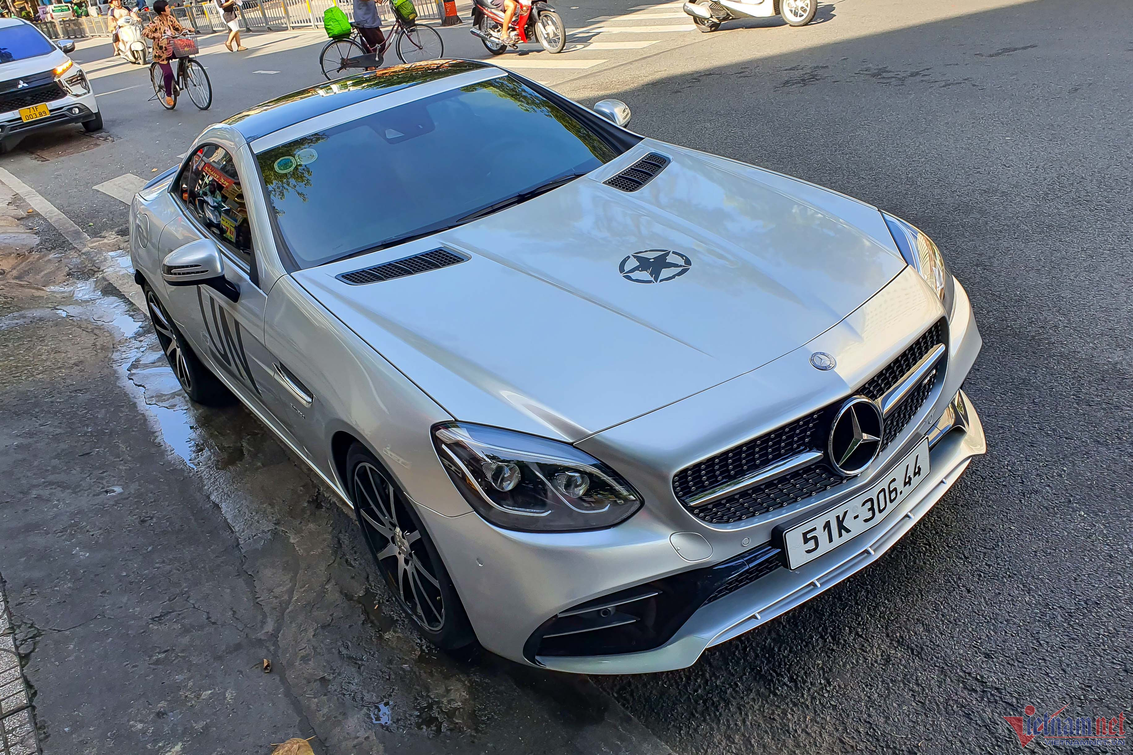 Cận cảnh Mercedes-AMG SLC 43 hàng hiếm của ông Đặng Lê Nguyên Vũ