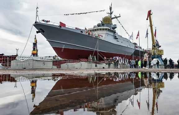 Hé lộ tàu chiến Nga bị hư hại khi Ukraine phóng loạt tên lửa vào Crưm