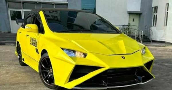 Honda Civic trang trí phong cách siêu xe Lamborghini