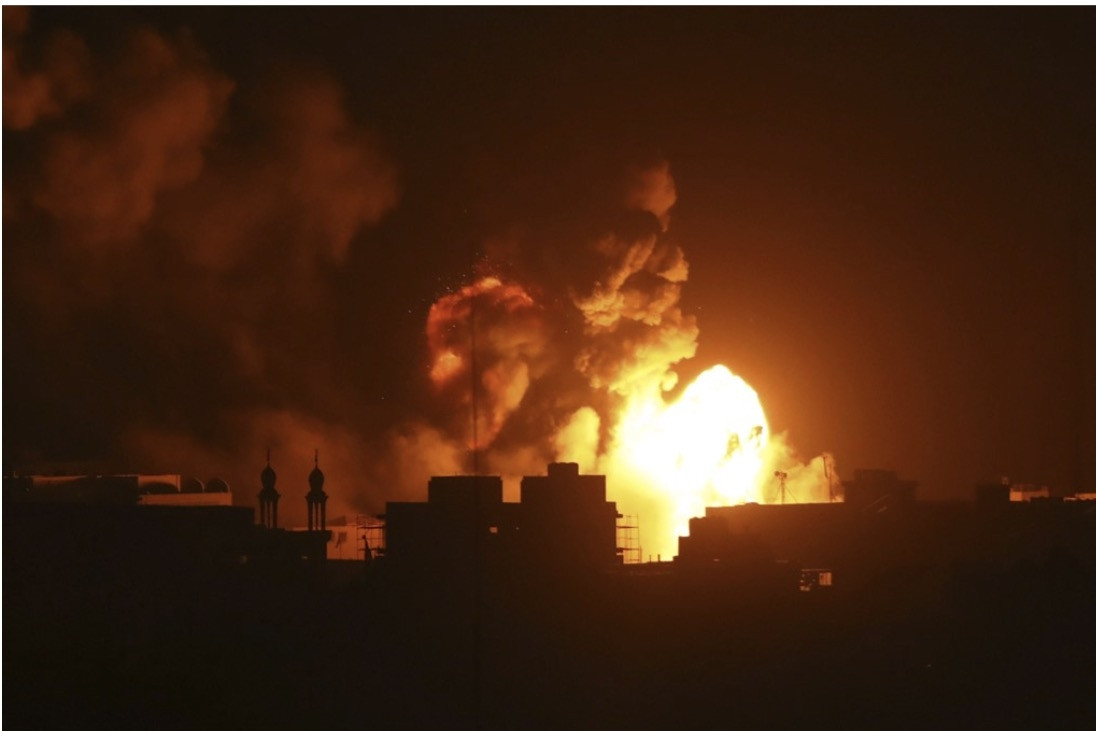 Israel đẩy mạnh tấn công, chuẩn bị tiến vào Thành phố Gaza