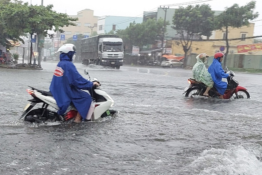 Không khí lạnh tràn về, Trung và Nam Trung Bộ mưa lớn nhất đợt này