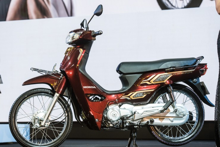 lo gia ban 2024 honda dream len toi gan 72 trieu dong huyen thoai1 1696338760 631 width740height494.jpg