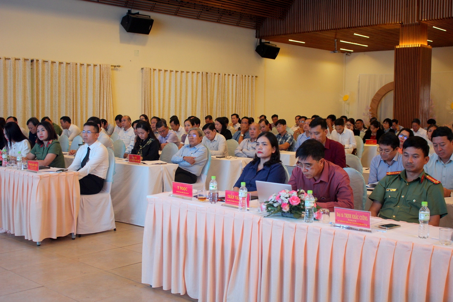 Tích cực thông tin về các chủ trương, chính sách của Đảng và Nhà nước ta về quyền con người