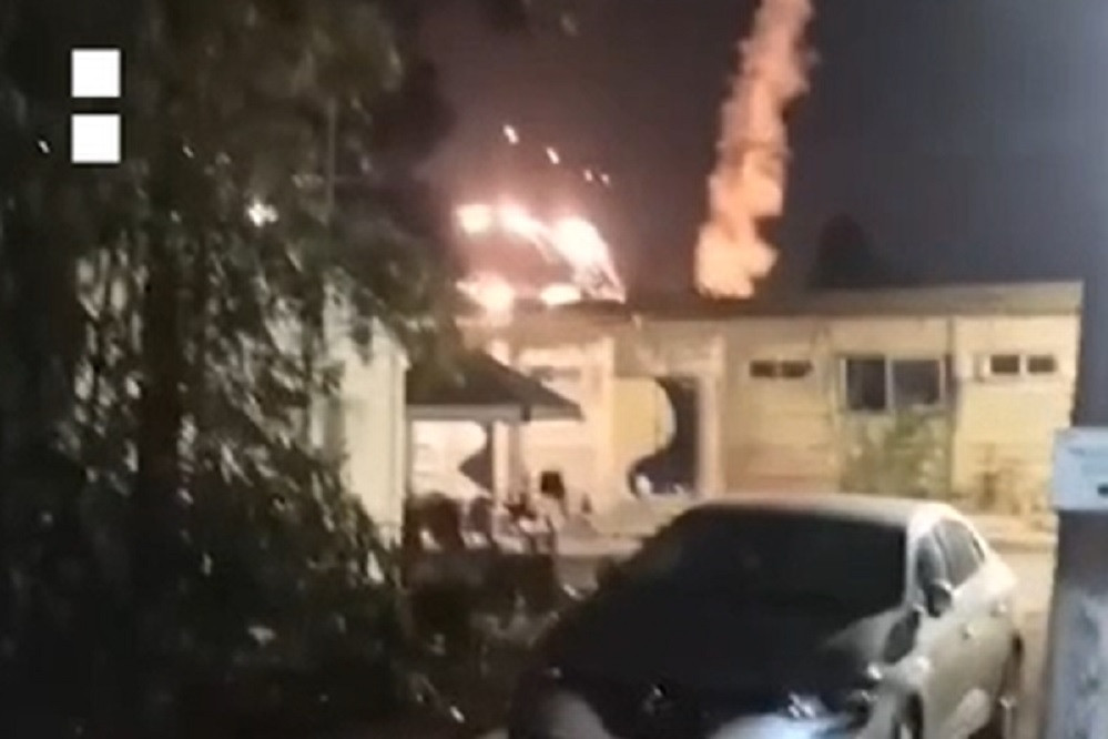 Video tên lửa hệ thống Vòm Sắt nghi rơi xuống khu dân cư ở Israel