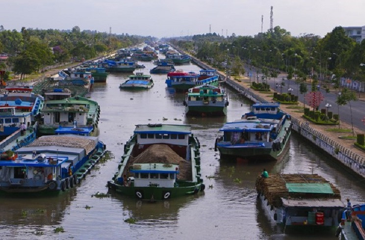 2nearly 39 trillion vnd invested in developing southern waterway corridors logistics.jpg