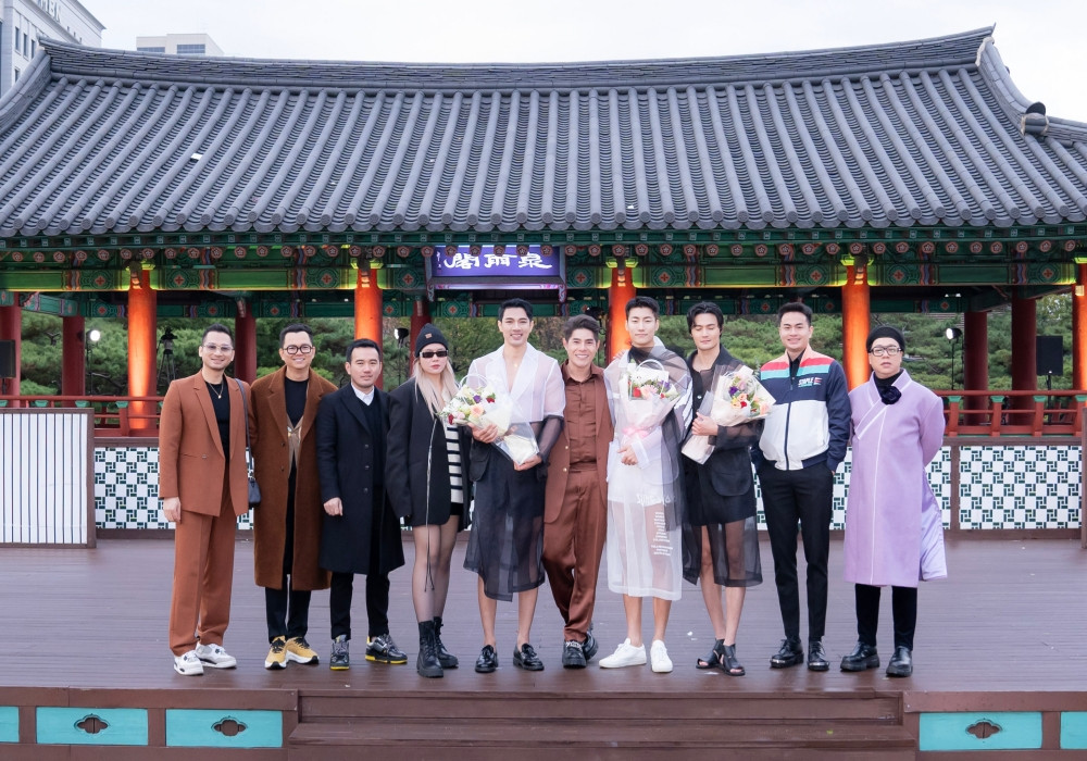Hương Giang, Hari Won catwalk trong mưa rét ở Hàn Quốc