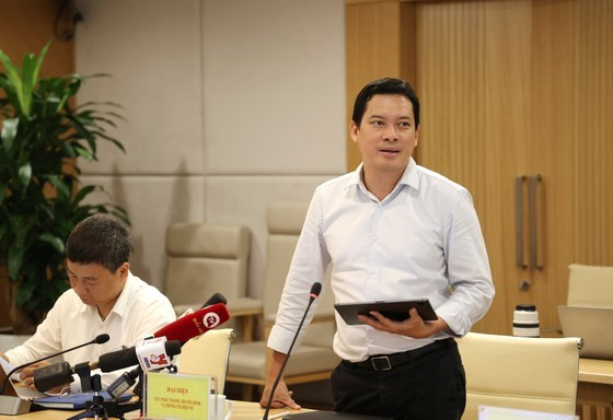 Director of the Department of Radio, Television and Electronic Information Le Quang Tu Do at the meeting ảnh 2
