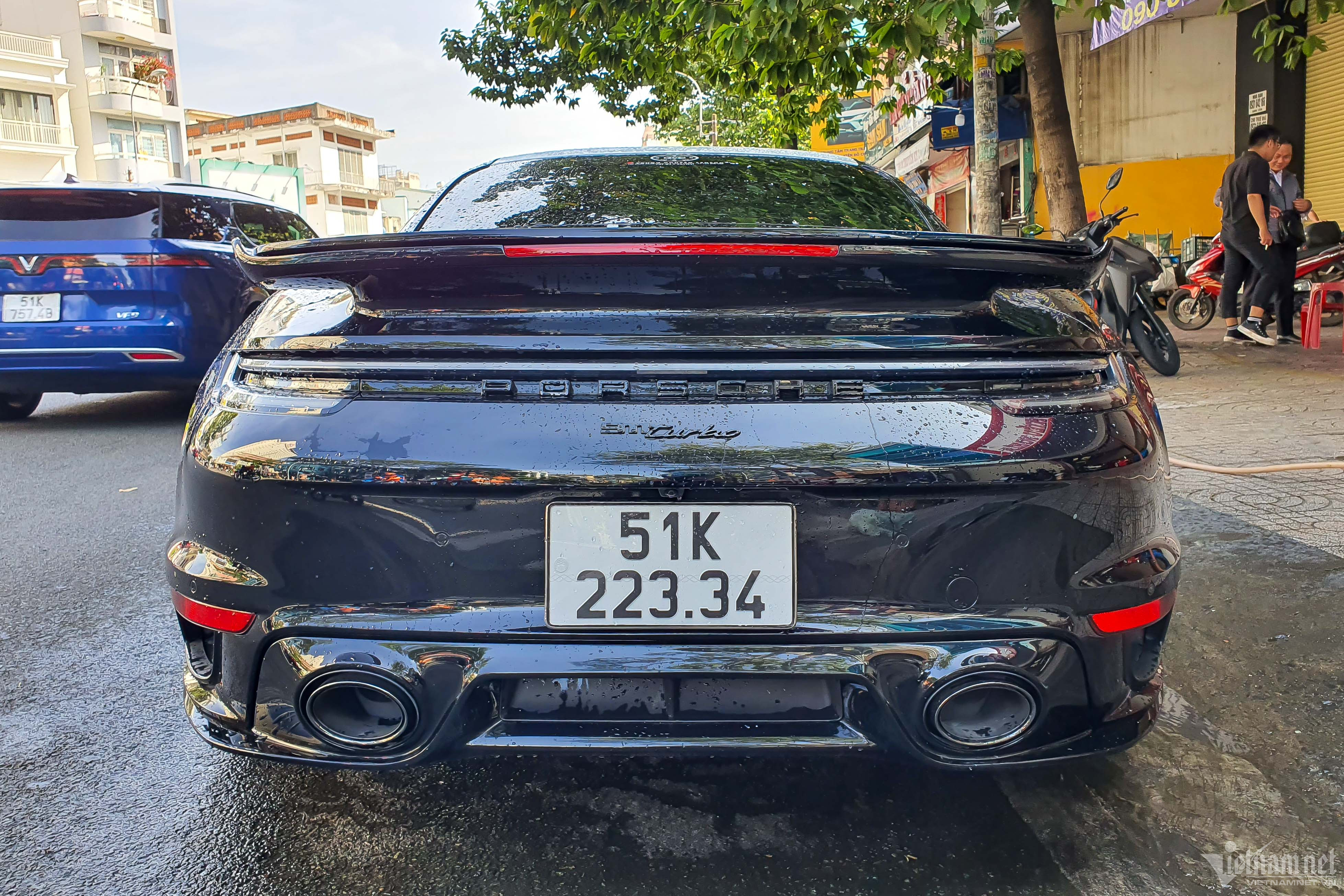 Xe Porsche 911 hàng hiếm của ông Đặng Lê Nguyên Vũ mới đi 230km sau một năm rưỡi