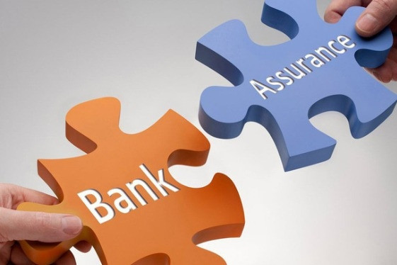 Bản tin kinh tế 8/11: Quy định mới bán bảo hiểm qua ngân hàng; dầu khí lãi lớn