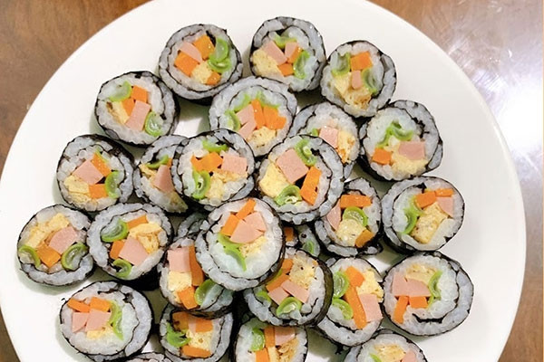 Cách làm kimbap ngon chuẩn vị Hàn tại nhà