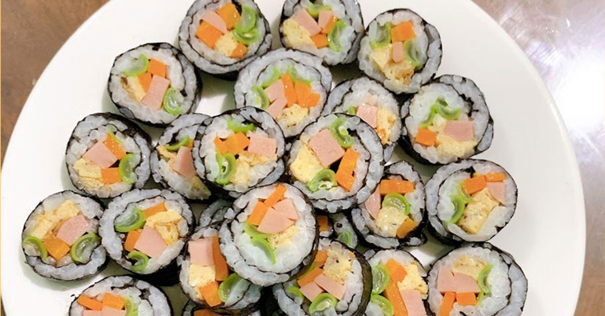 Cách làm kimbap ngon chuẩn vị Hàn tại nhà