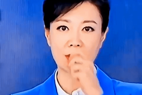 Đang dẫn bản tin trực tiếp, nữ MC Trung Quốc bị rơi răng