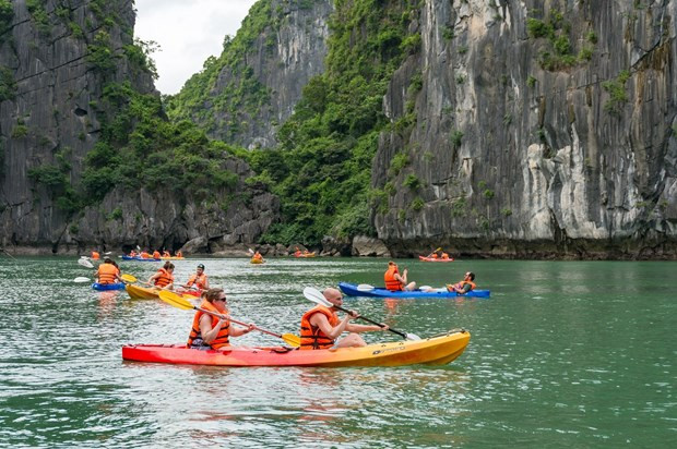 Ha Long Bay among world’s 51 most beautiful places: Conde Nast Traveler hinh anh 1