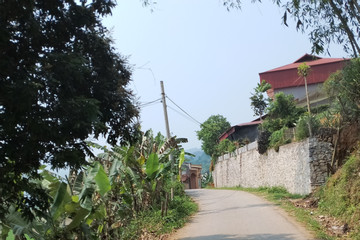 Người dân Lộc Bình chung sức thực hiện các tiêu chí nông thôn mới