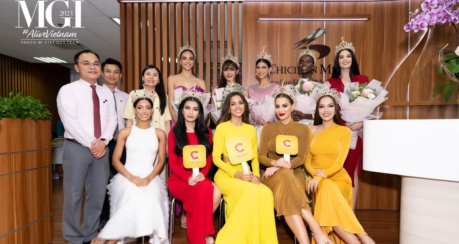 Top 10 Miss Grand International 2023 thăm văn phòng Chicilon Media 
