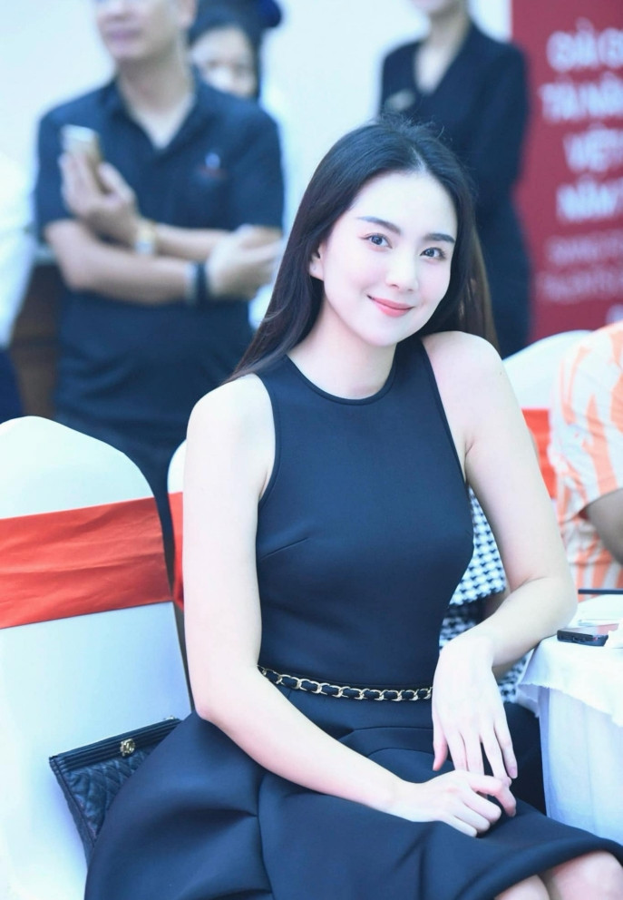 Sao Việt 9/11/2023: Chí Trung đón sinh nhật bên bạn gái, Mai Ngọc đẹp nền nã
