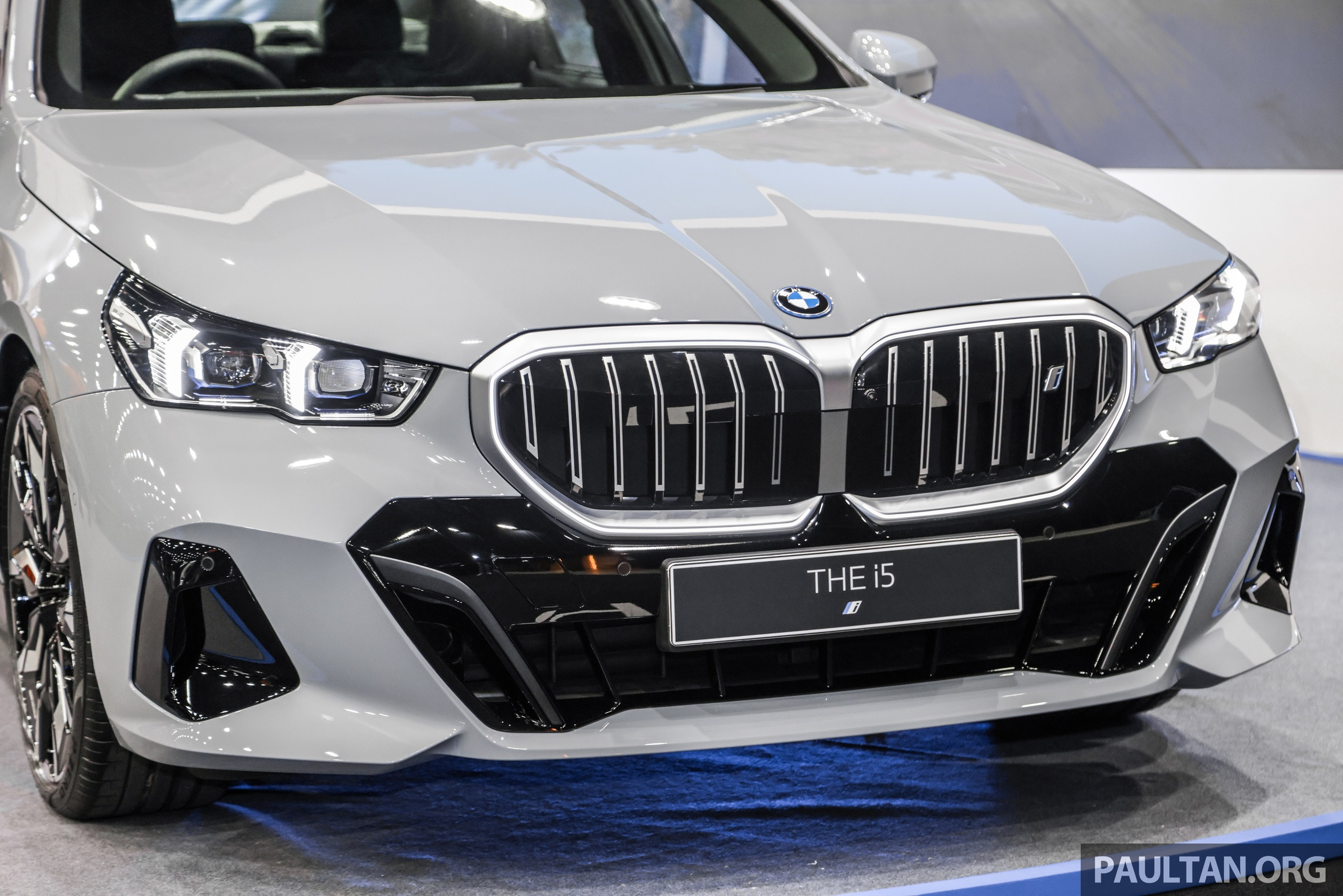 Xe điện BMW i5 2024 ra mắt tại Malaysia, nếu về Việt Nam giá có thể lên 2,5 tỷ
