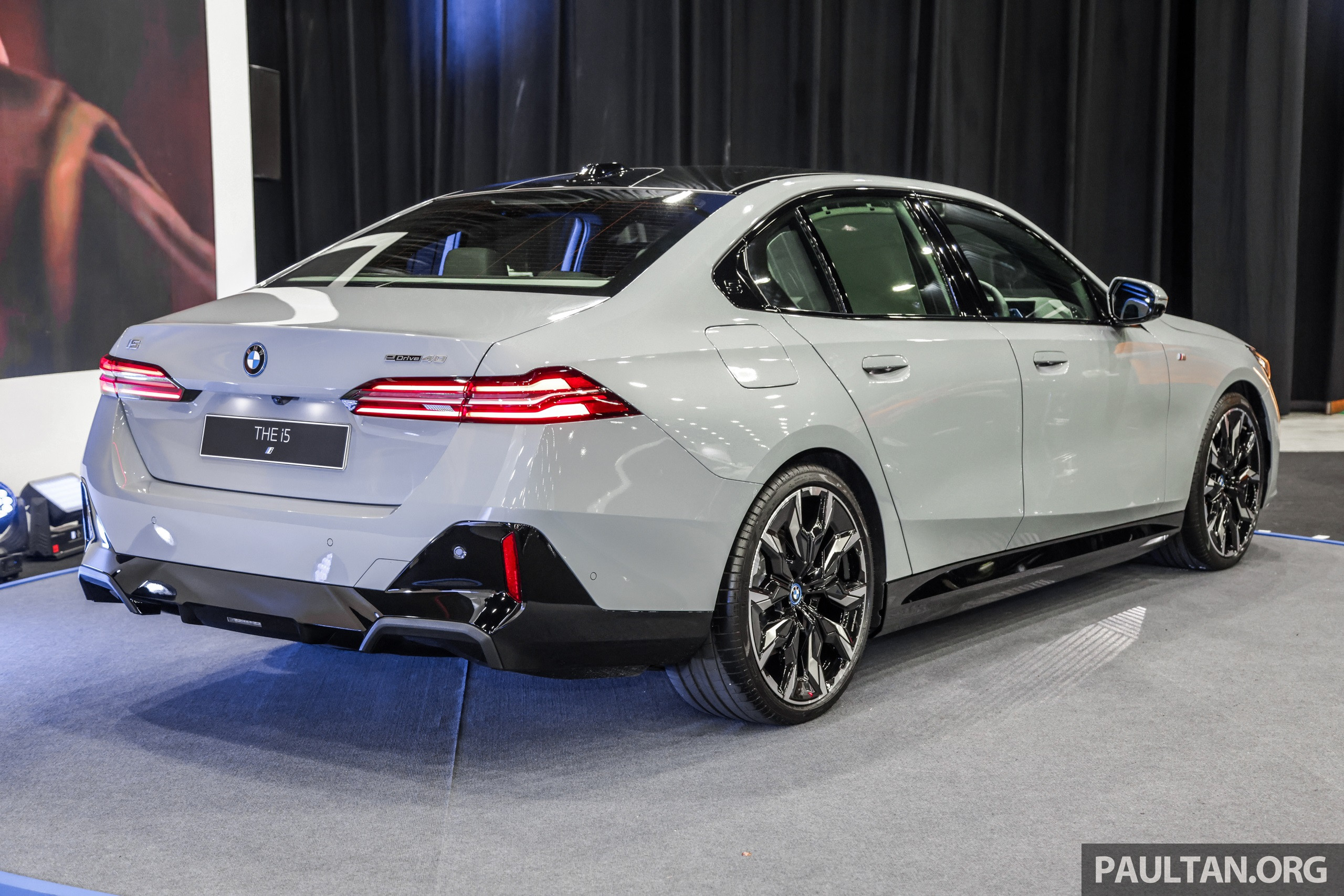 Xe điện BMW i5 2024 ra mắt tại Malaysia, nếu về Việt Nam giá có thể lên 2,5 tỷ