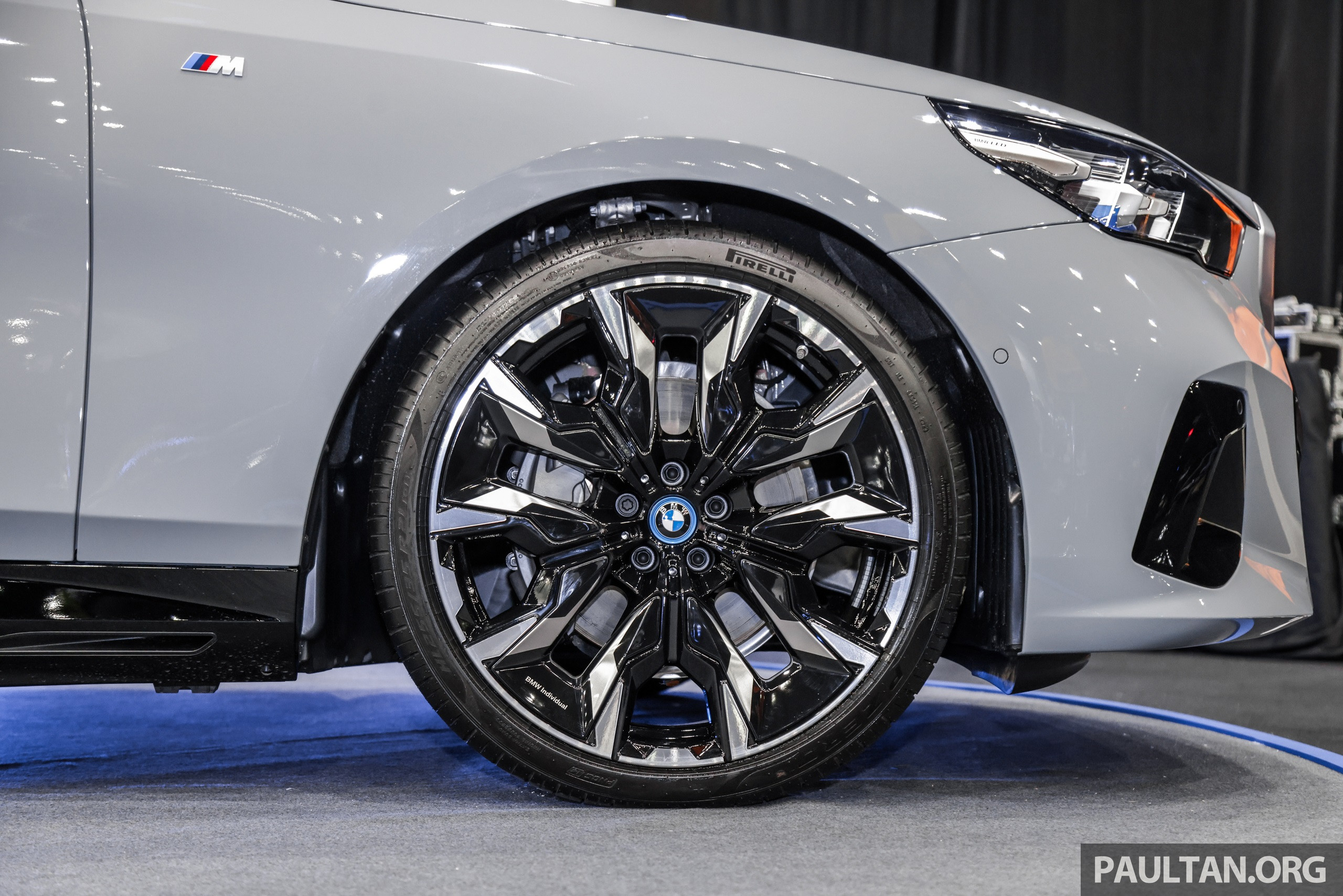 Xe điện BMW i5 2024 ra mắt tại Malaysia, nếu về Việt Nam giá có thể lên 2,5 tỷ