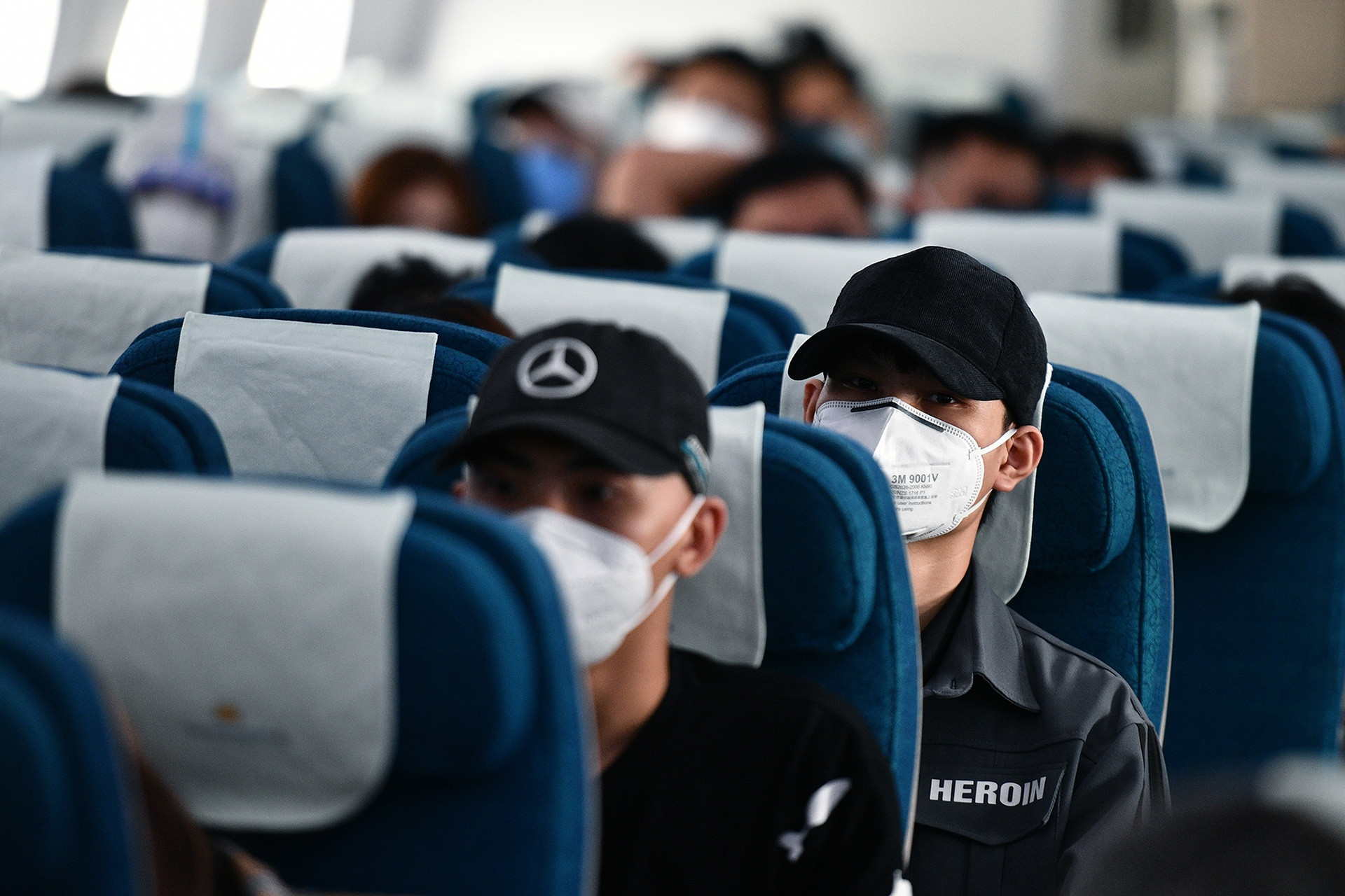 Chuyến bay phải dừng khẩn cấp khi hành khách hỏi nhau 'súng ở đâu'
