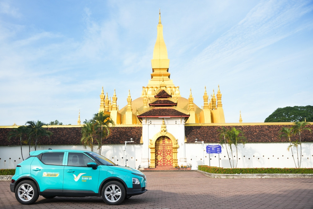 GSM khai trương dịch vụ taxi điện tại Lào